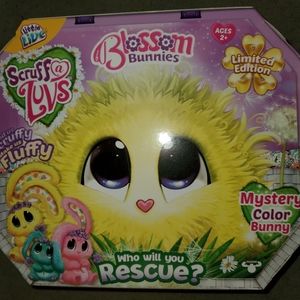 Little Live Scruff-A-Luvs Blossom Bunnies i